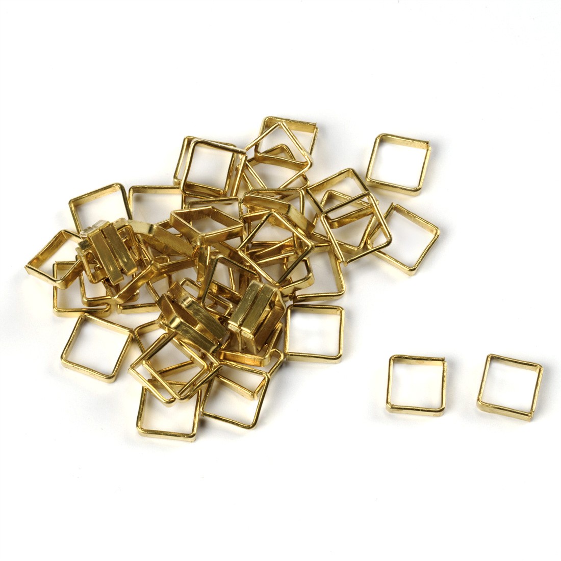 Anillos cuadrados de latón 6mm. Amati 4004/60 (50 unidades)